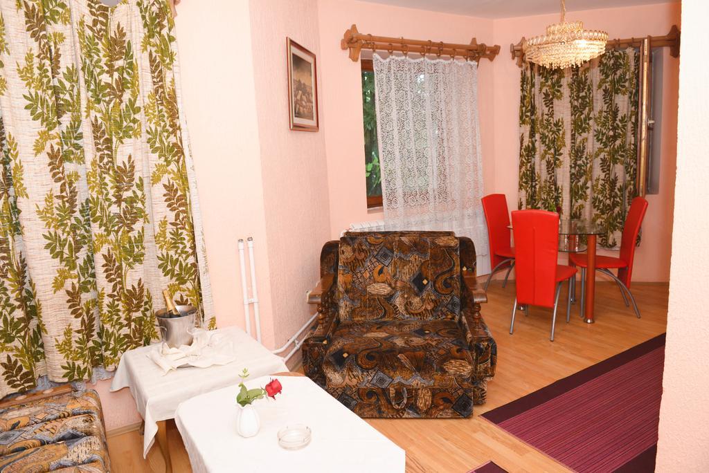 ホテル Beli Dvor ソンボル 部屋 写真